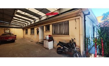 Excelente propiedad con uso habitacional y comercial