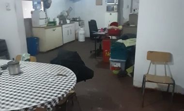 SE VENDE TALLER COMERCIAL