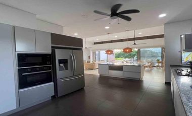 VENDO CASA REMODELADA EN LAGOS DEL PEÑÓN, GIRARDOT