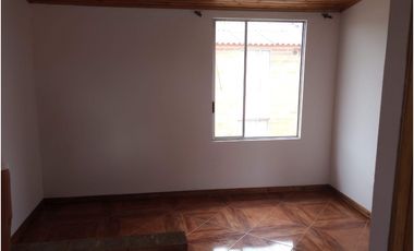 ACSI 720. Casa en venta, El Trebol Mz 7