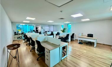 EN VENTA OFICINA EN EL POBLADO