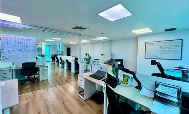 EN VENTA OFICINA EN EL POBLADO