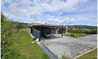 Casa Amoblada en Arriendo en El Retiro sector Pantanillo