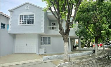 Venta casa Bavaria, conjunto cerrado grande santa marta