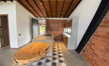 Casa campestre en arriendo sector Vía Pereira (parcelación)