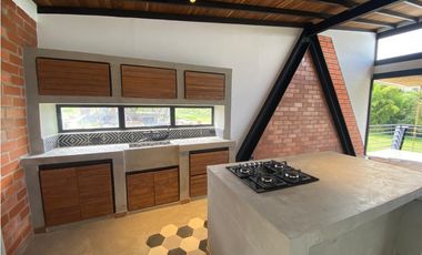 Casa campestre en arriendo sector Vía Pereira (parcelación)