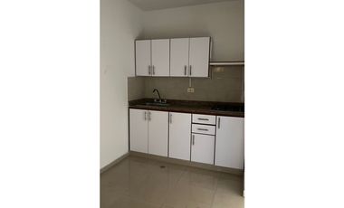 Rento aparta-estudio 1 piso en el barrio Prados del Norte, Cali