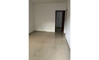 Rento aparta-estudio 1 piso en el barrio Prados del Norte, Cali