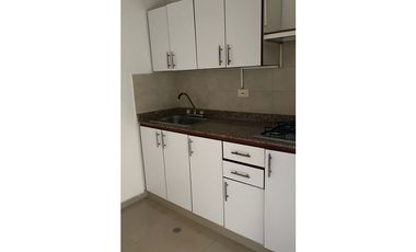Rento aparta-estudio 1 piso en el barrio Prados del Norte, Cali