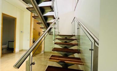 Casa en Arriendo en Envigado sector La Calleja