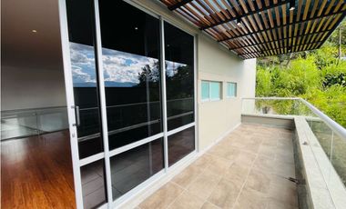 Casa en Arriendo en Envigado sector La Calleja