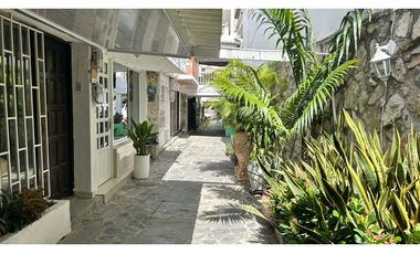 Casa de dos pisos cerca al mar 005