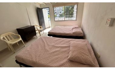 Casa de dos pisos cerca al mar 005