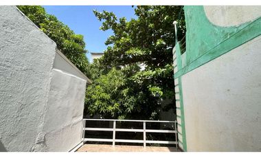 Casa de dos pisos cerca al mar 005