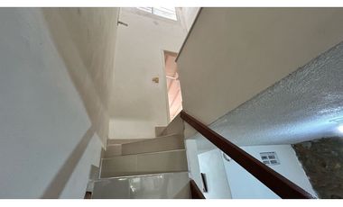 Casa de dos pisos cerca al mar 005