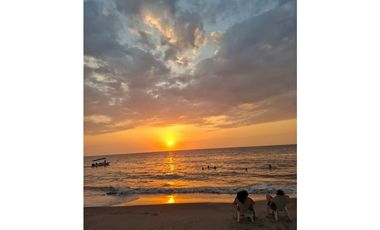 Casa de dos pisos cerca al mar 005