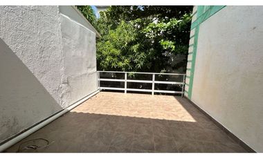 Casa de dos pisos cerca al mar 005