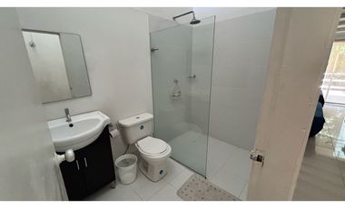 Casa de dos pisos cerca al mar 005