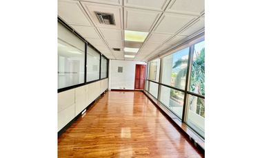 Venta de Oficina en centro empresarial