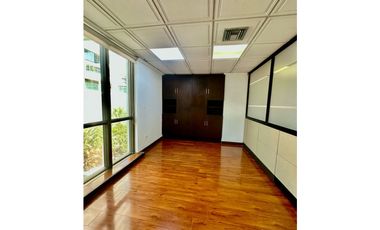 Venta de Oficina en centro empresarial