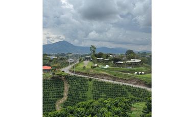 SE RENTA FINCA EN ALTA GRACIA