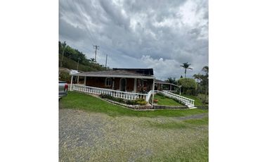 SE RENTA FINCA EN ALTA GRACIA