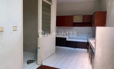 LXMMT 0130 Disewa Rumah Di Jalan Utama Pondok Indah Jakarta Selatan