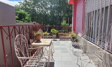 Departamento y Local comercial en Río Mocoretá 552