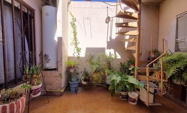 Departamento y Local comercial en Río Mocoretá 552