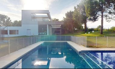 CASA VENTA /ALQUILER  Febrero 2026  4 Dormitorios pileta COSTA ESMERALDA RESIDENCIAL I