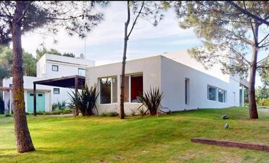 CASA VENTA /ALQUILER  Febrero 2026  4 Dormitorios pileta COSTA ESMERALDA RESIDENCIAL I