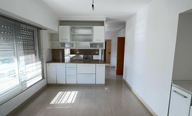 Piso de cuatro dormitorios - Morón Centro