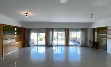 Piso de cuatro dormitorios - Morón Centro