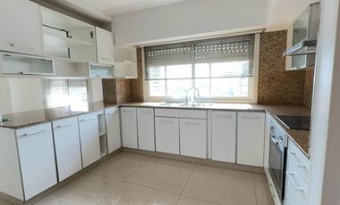 Piso de cuatro dormitorios - Morón Centro