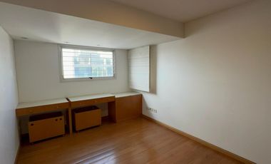 Piso de cuatro dormitorios - Morón Centro