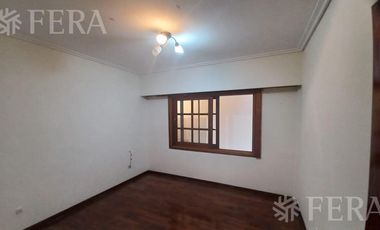 Alquiler de PH 4 ambientes con balcón en Villa Dominico