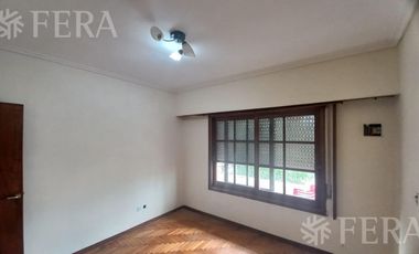 Alquiler de PH 4 ambientes con balcón en Villa Dominico