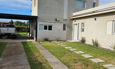 VENTA: Casa 6 Ambientes Piedras Blancas (F. ORO)