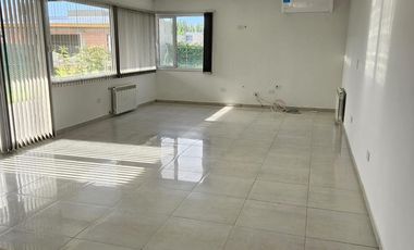 VENTA: Casa 6 Ambientes Piedras Blancas (F. ORO)
