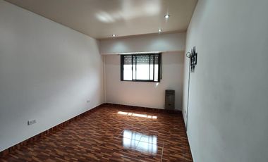 Departamento en ALQUILER de DOS ambientes con COCHERA - Wilde