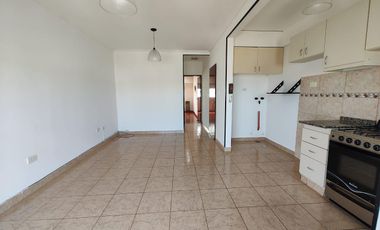 Departamento en ALQUILER de DOS ambientes con COCHERA - Wilde