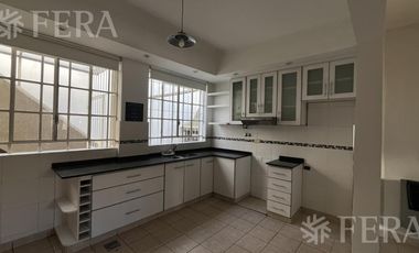 Alquiler PH 3 ambientes con patio con parrilla y terraza en Sarandí