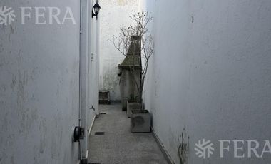 Alquiler PH 3 ambientes con patio con parrilla y terraza en Sarandí
