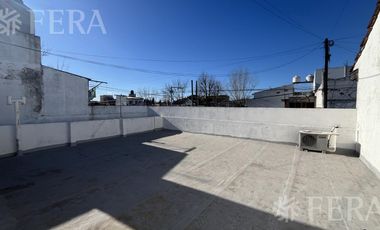 Alquiler PH 3 ambientes con patio con parrilla y terraza en Sarandí