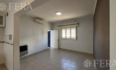 Alquiler PH 3 ambientes con patio con parrilla y terraza en Sarandí