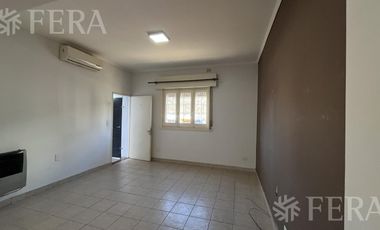 Alquiler PH 3 ambientes con patio con parrilla y terraza en Sarandí