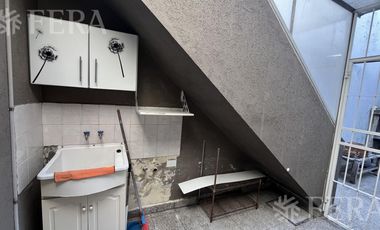 Alquiler PH 3 ambientes con patio con parrilla y terraza en Sarandí