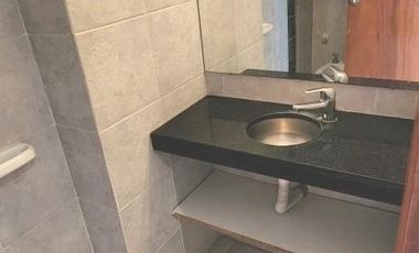 Departamento en  alquiler por 24 meses. 4 ambientes. Todo al frente. Cochera. Baulera.