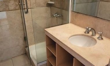 Departamento en  alquiler por 24 meses. 4 ambientes. Todo al frente. Cochera. Baulera.