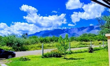 Chalet con super piscina y parque en alquiler temporario